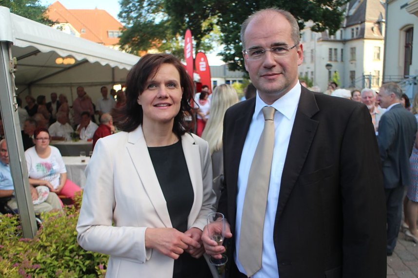 Sommerfest vor dem Nordh&auml;user Landratsamt