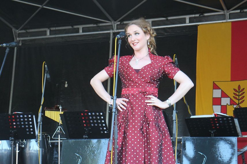 Sommerfest vor dem Nordh&auml;user Landratsamt