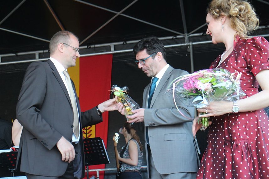 Sommerfest vor dem Nordh&auml;user Landratsamt