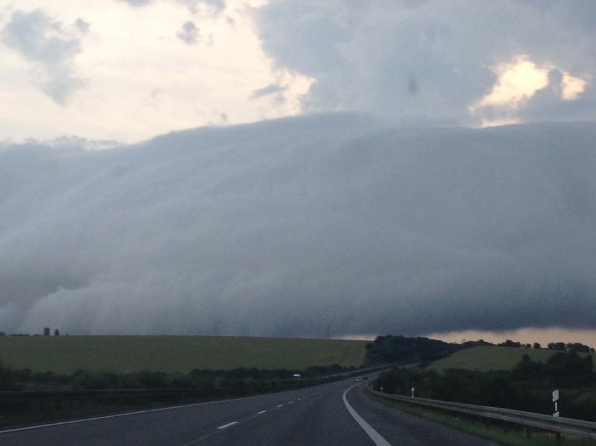 Unwetter &uuml;ber dem Landkreis