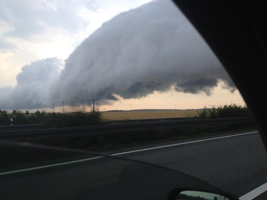 Unwetter &uuml;ber dem Landkreis