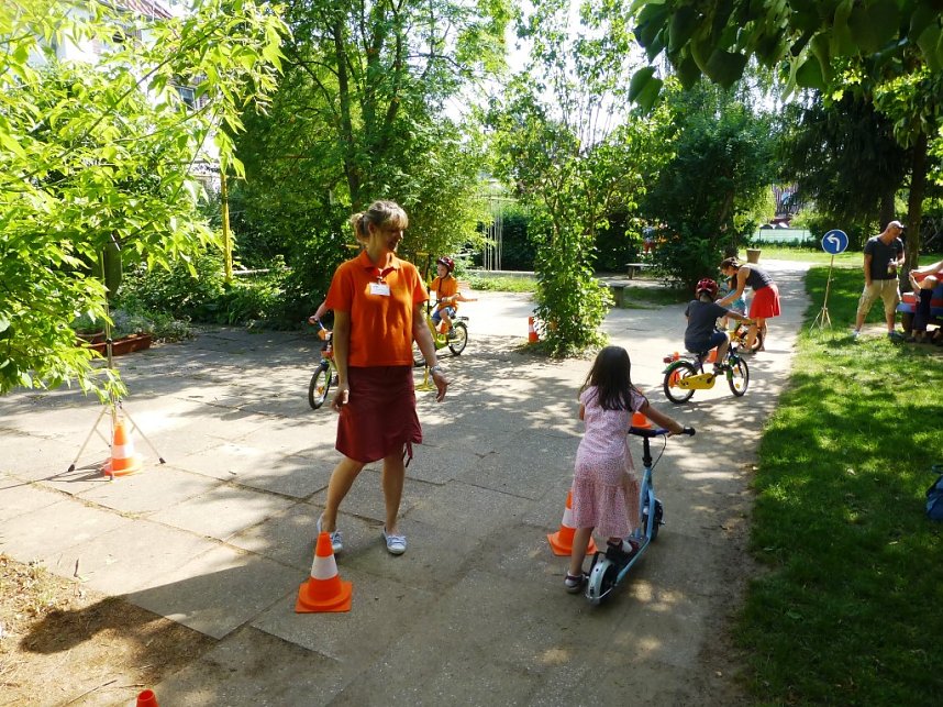 Kinder im Stra&szlig;enverkehr