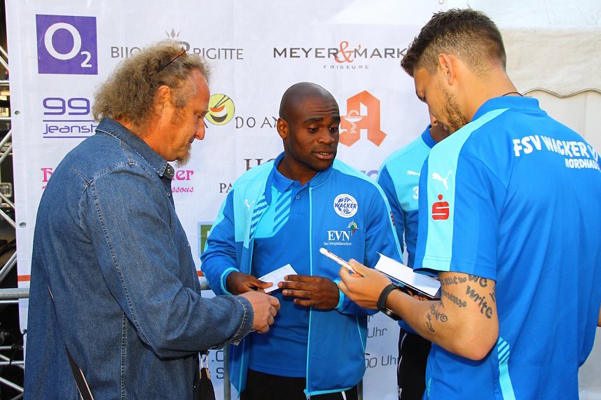 Auf der B&uuml;hne statt auf dem Rasen