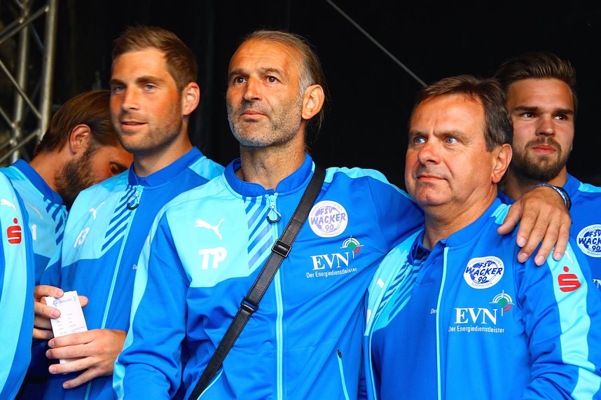 Auf der B&uuml;hne statt auf dem Rasen