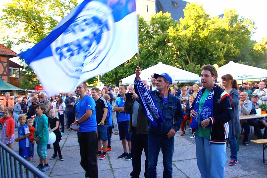 Auf der B&uuml;hne statt auf dem Rasen