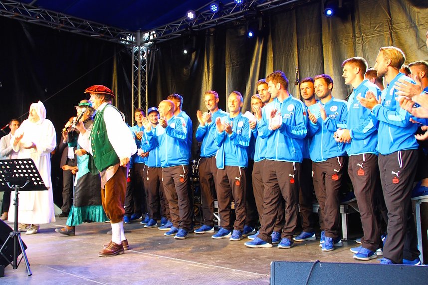 Auf der B&uuml;hne statt auf dem Rasen