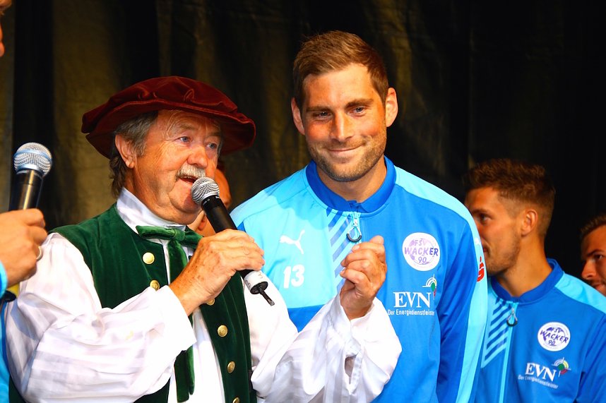 Auf der B&uuml;hne statt auf dem Rasen