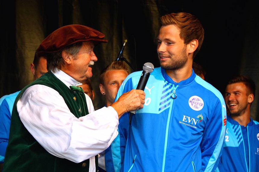 Auf der B&uuml;hne statt auf dem Rasen