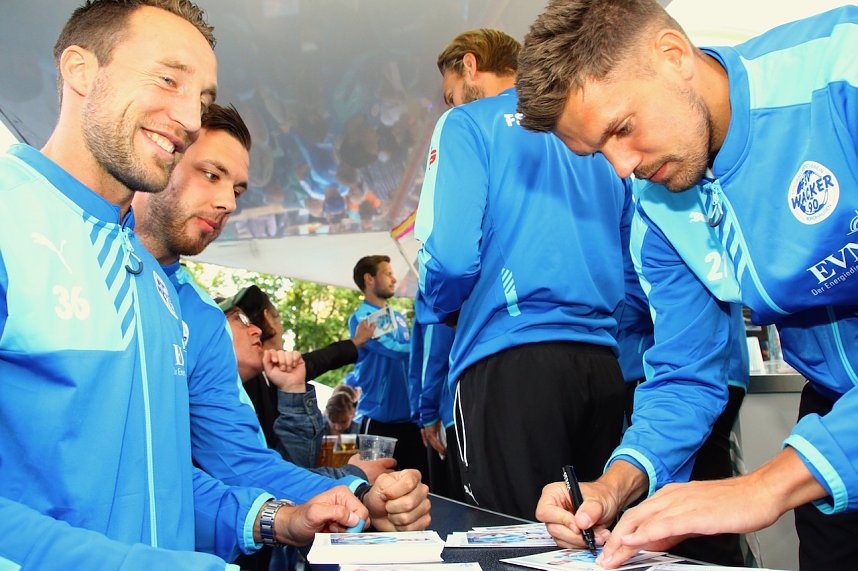 Auf der B&uuml;hne statt auf dem Rasen