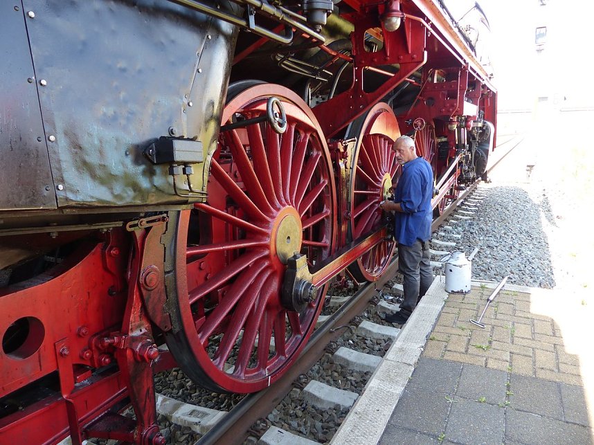 Lok-Spektakel im Bahnhof Nordhausen - zweimal eine "01"