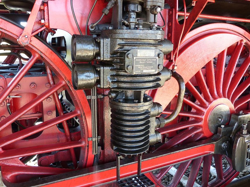 Lok-Spektakel im Bahnhof Nordhausen - zweimal eine "01"