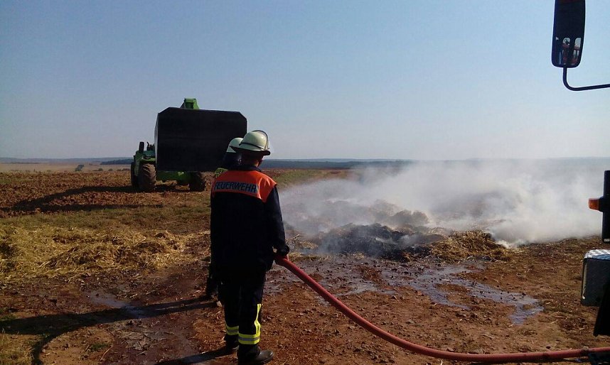 Strohpresse brannte