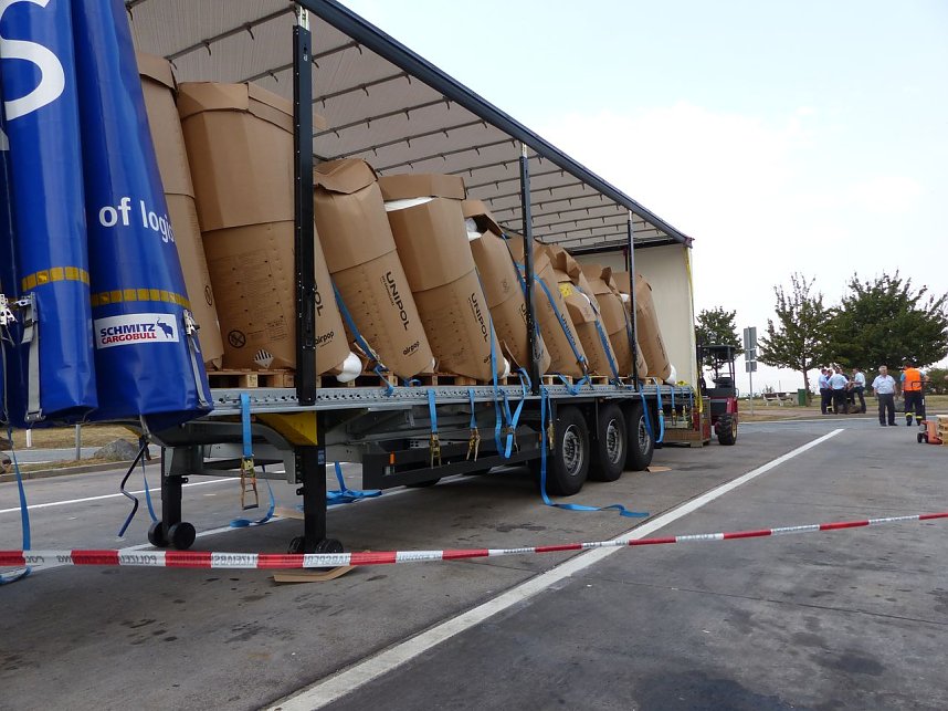 Gefahrgut soll umgeladen und gesichert werden