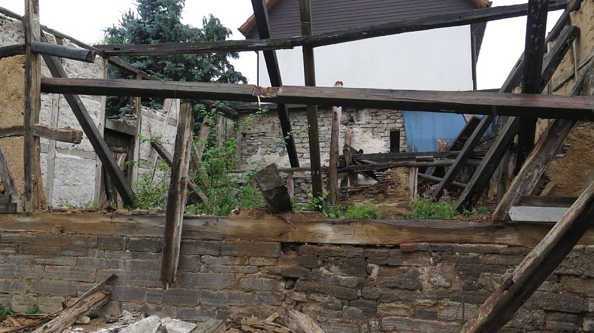 Hauswand st&uuml;rzte ein