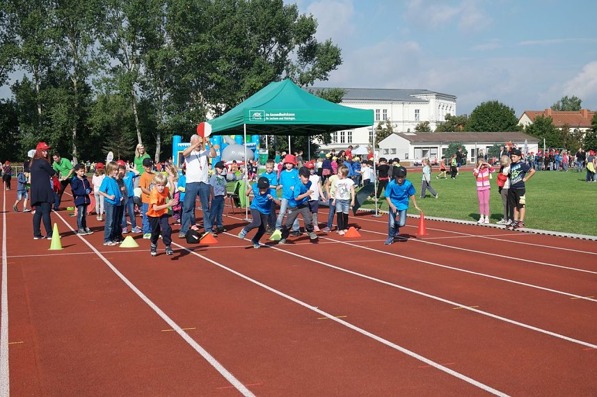 Schulanfangsaktion 2015 auf dem Hohekreuzsportplatz in Nordhausen
