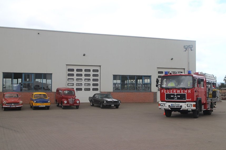 Volles Haus bei Henning Bau - die Urbacher Firma feierte 25j&auml;hriges Jubil&auml;um