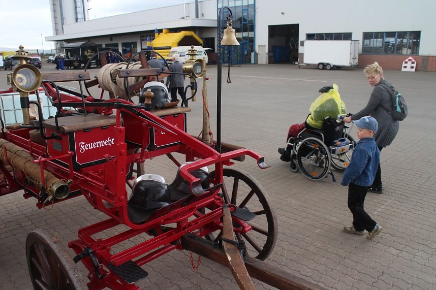 Volles Haus bei Henning Bau - die Urbacher Firma feierte 25j&auml;hriges Jubil&auml;um