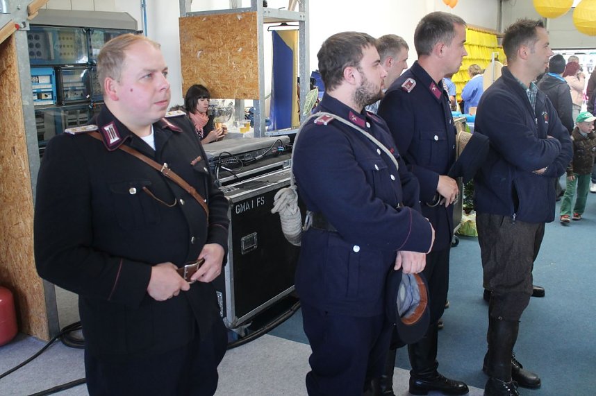 Volles Haus bei Henning Bau - die Urbacher Firma feierte 25j&auml;hriges Jubil&auml;um