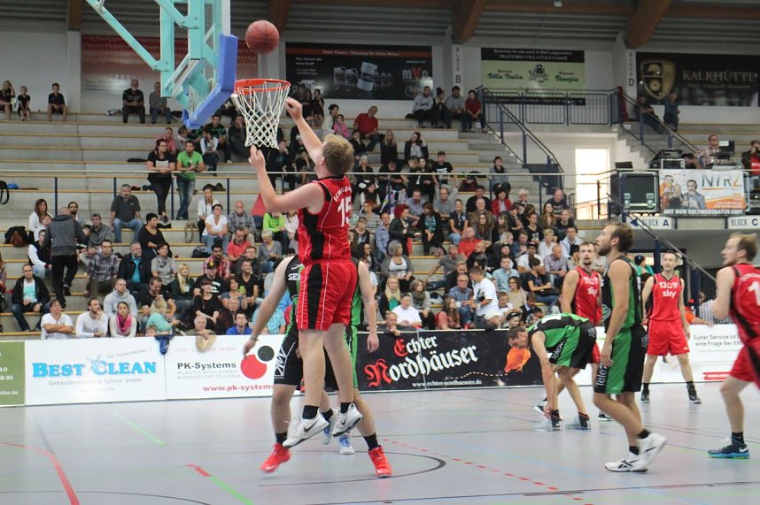 K&ouml;rbe werfen gegen Krebs - zweites Benefizspiel des Seamr&oacute;g BC