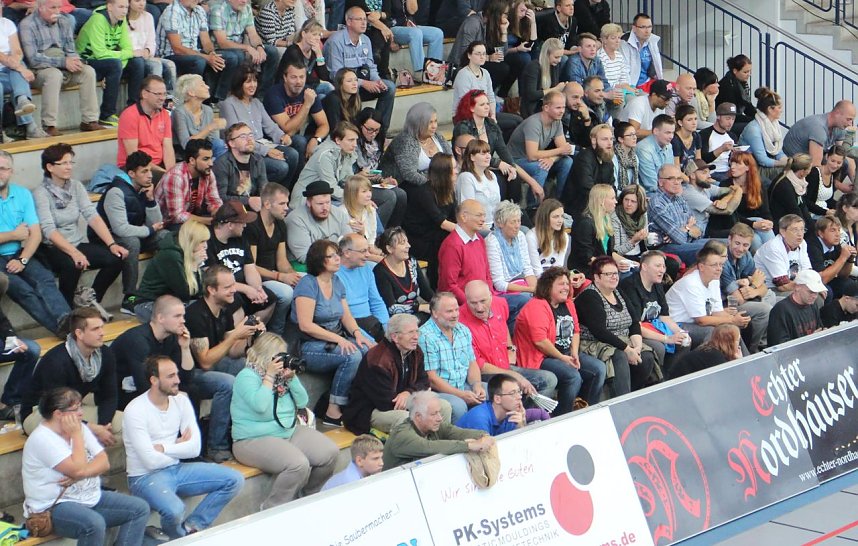 K&ouml;rbe werfen gegen Krebs - zweites Benefizspiel des Seamr&oacute;g BC