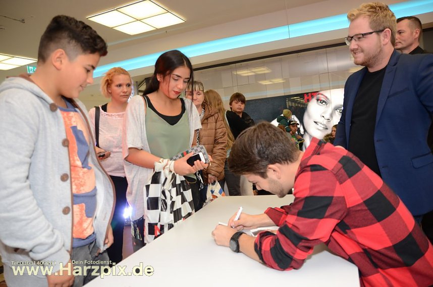 Luca H&auml;nni in der Marktpassage