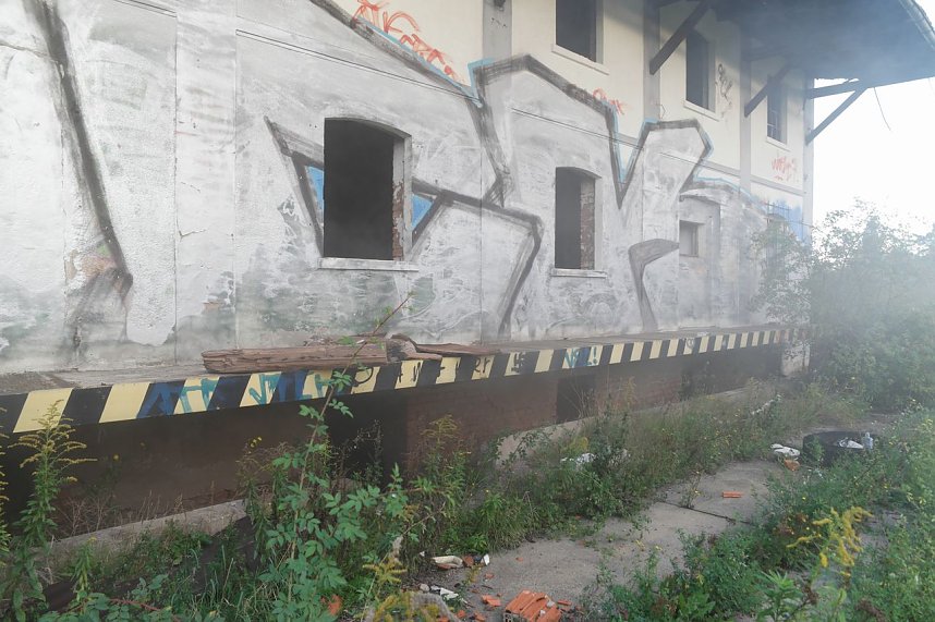 Brand in alter Lagerhalleq