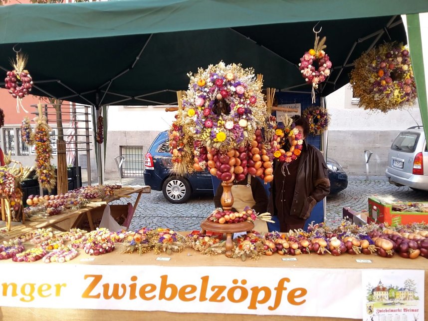 Menschen und K&uuml;rbisse