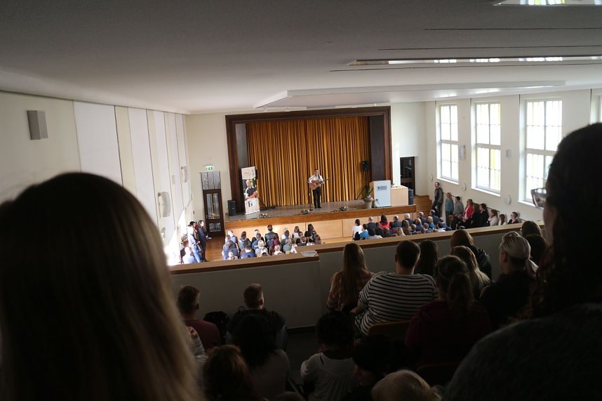Volles Haus im Audimax - an der Nordh&auml;user Hochschule wurden heute die Neuzug&auml;nge immatrikuliert