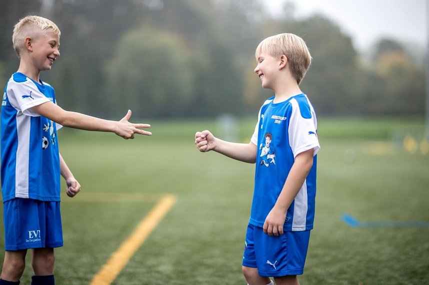 Fu&szlig;ball-Ferien-Camp im AKS