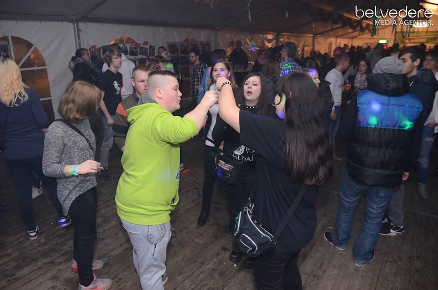 Club-Nacht er&ouml;ffnete Kirmes in Bielen