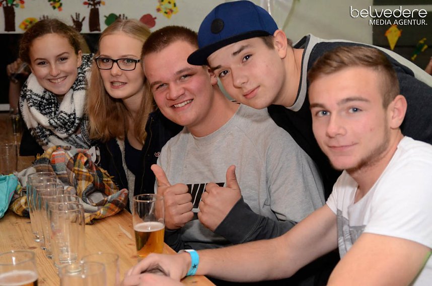 Club-Nacht er&ouml;ffnete Kirmes in Bielen