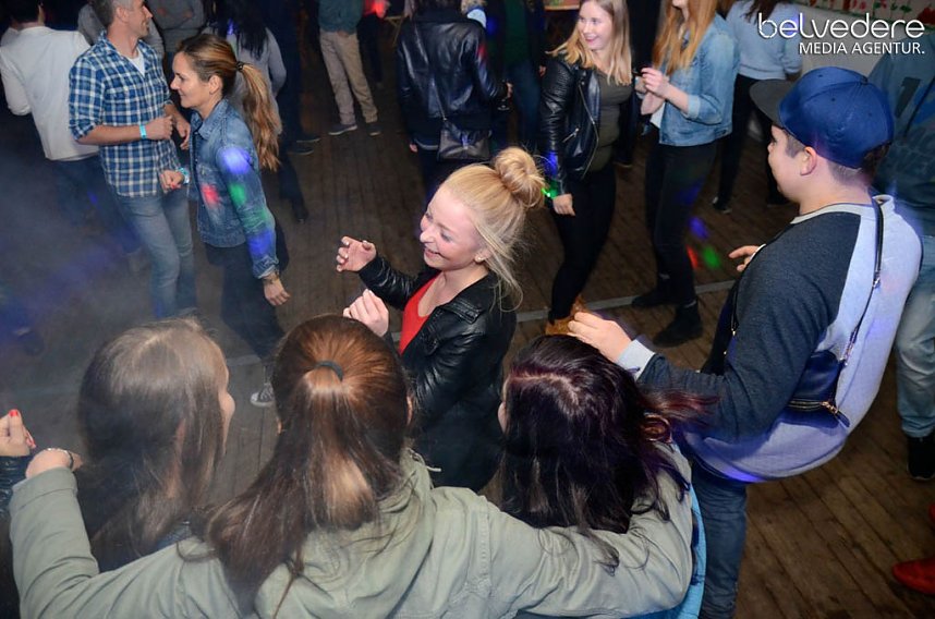 Club-Nacht er&ouml;ffnete Kirmes in Bielen