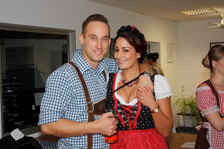 Gewichtiger Gast zum Oktoberfest im Autohaus Peter