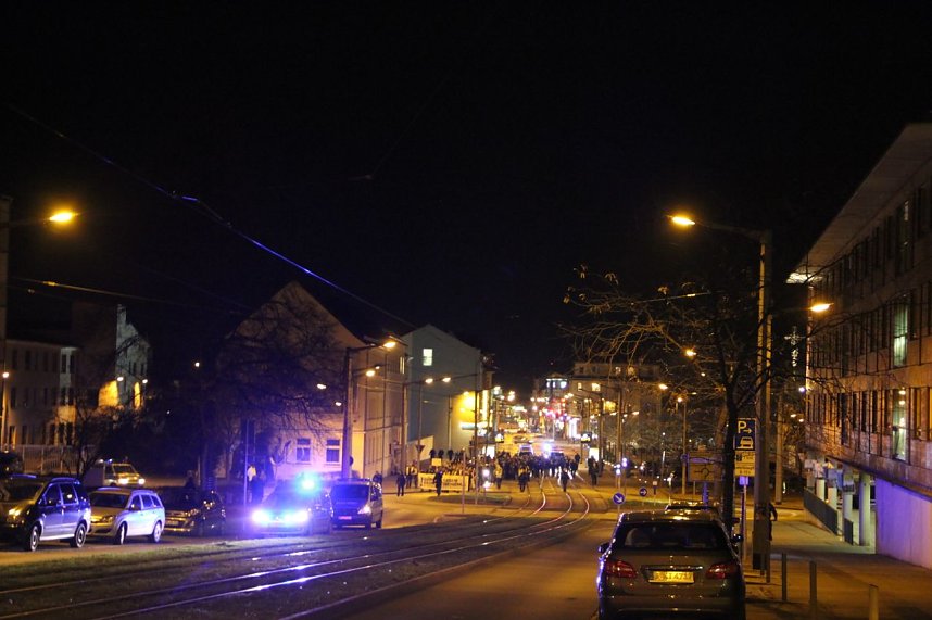 B&uuml;ndnis gegen Rechtsextremismus demonstriert gegen AfD Kundgebung