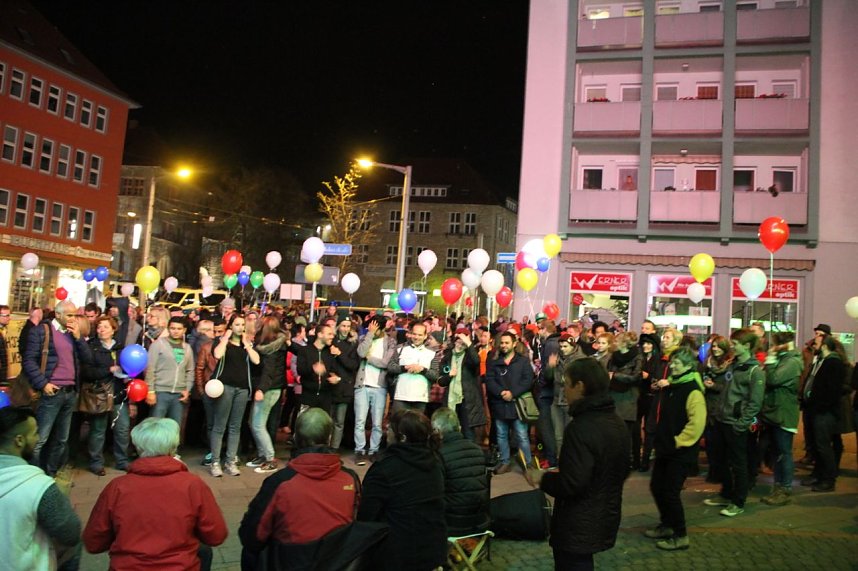 B&uuml;ndnis gegen Rechtsextremismus demonstriert gegen AfD Kundgebung