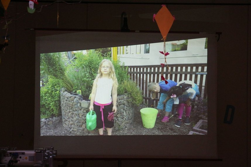 An der Grundschule Niedersachswerfen wurden heute Bienenfreunde ausgezeichnet