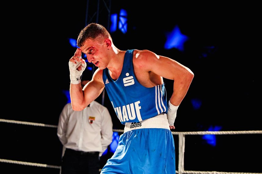 Auf Kapit&auml;n Katriot Sopa war Verlass. Er gewann erneut sein Duell gegen Step&aacute;n Pitra und lie&szlig; sich anschlie&szlig;end feiern.