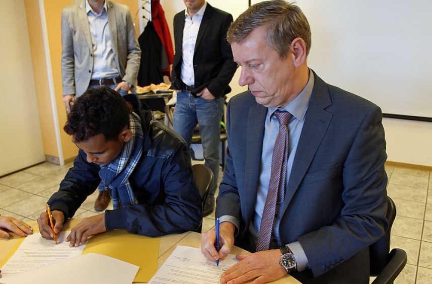 Brot und Lohn ist die beste Integration