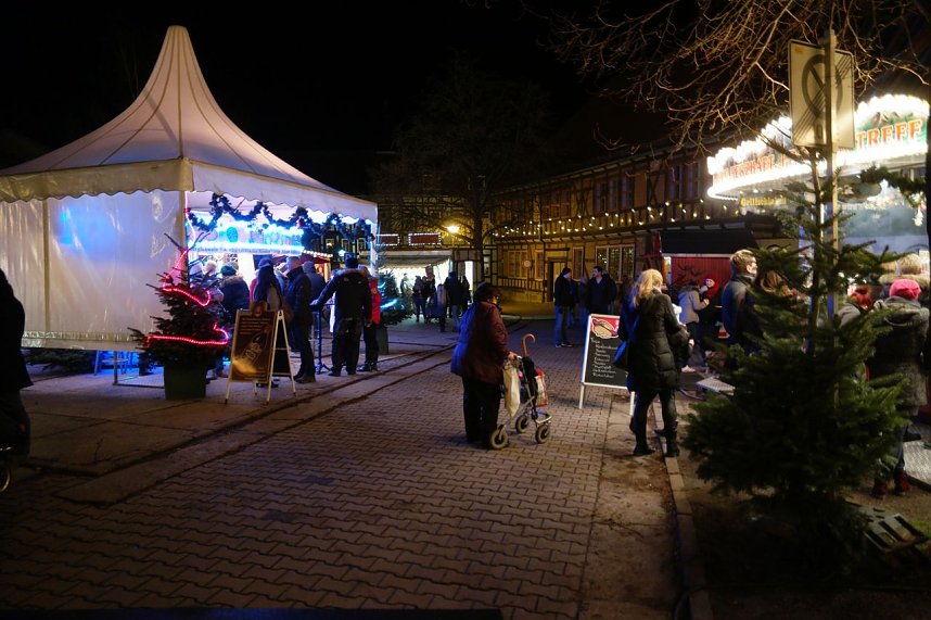 Weihnachtsmarkt auf dem Blasiikirchplatz