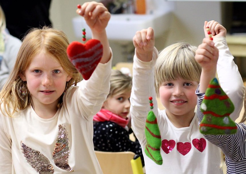 Advent, Advent � - 16 Kr&auml;nze und ein Wagenrad