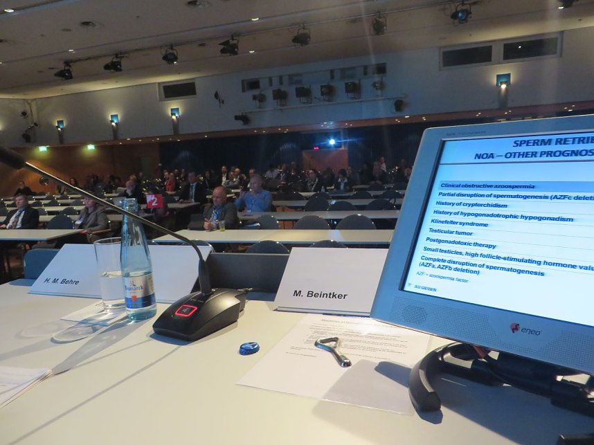 Nordh&auml;user Medizinerkongress in Hamburg: Blick in den Saal aus Sicht des Moderators.