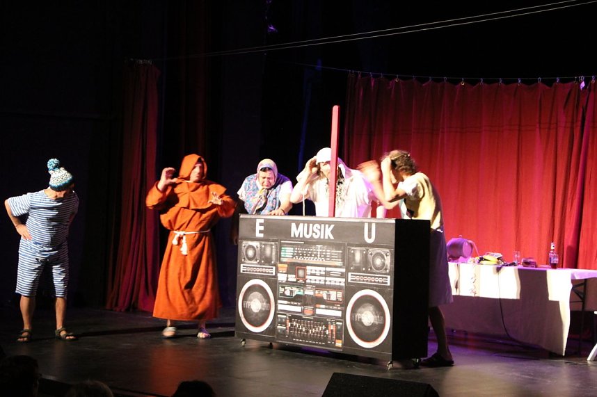 Das Krippenspiel mit Olaf Schubert sorgte im Theater Nordhausen wieder f&uuml;r ein volles Haus