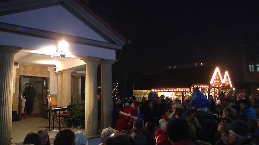 Gemeinsam f&uuml;r den Frieden gesungen - der Chor des Nordh&auml;user Theaters sang mit dem Publikum