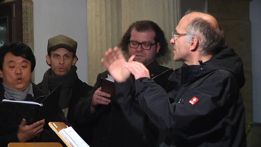 Gemeinsam f&uuml;r den Frieden gesungen - der Chor des Nordh&auml;user Theaters sang mit dem Publikum