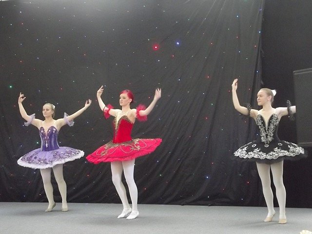 Tanzstudio Radeva begeistere zur 3. Skoda-Autoweihnacht