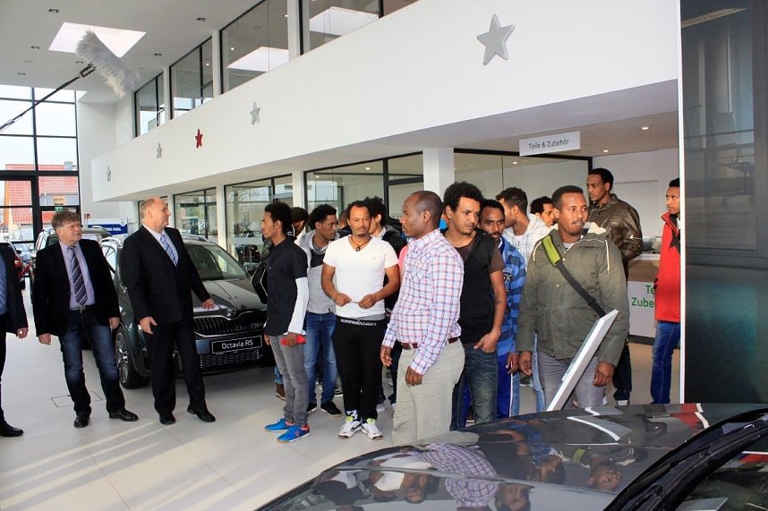 Nicht reden, handeln - die Autohaus Peter Gruppe und andere Unternehmer starten Ausbildungsoffensive