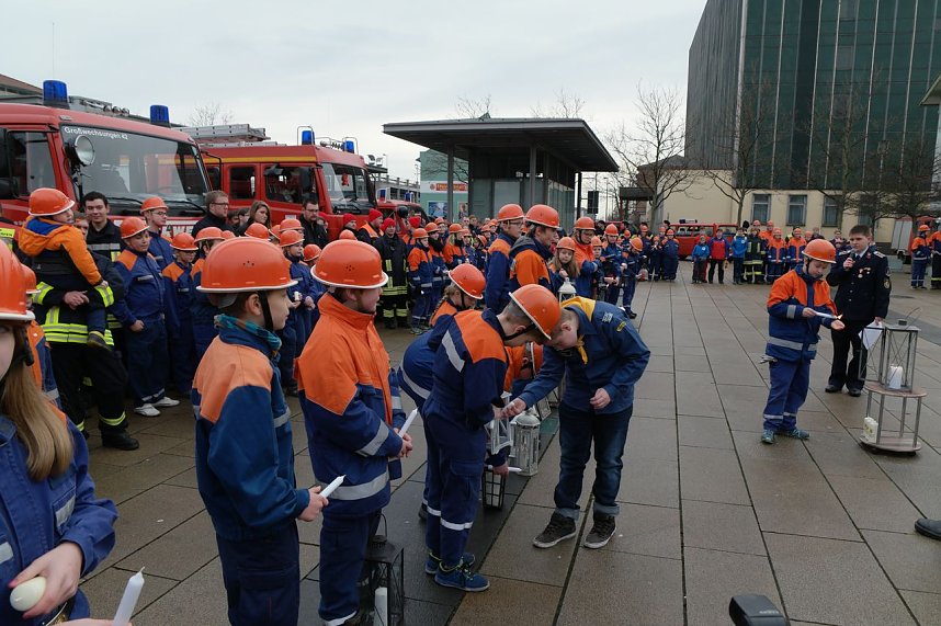 Das Friedenslicht 2015 wurde verteilt
