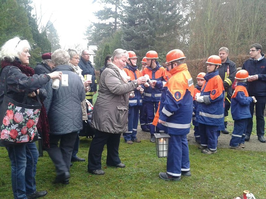 Friedenslicht f&uuml;r Schmetterlingskinder und TrauerWelten