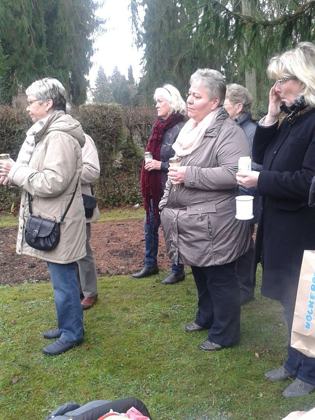 Friedenslicht f&uuml;r Schmetterlingskinder und TrauerWelten