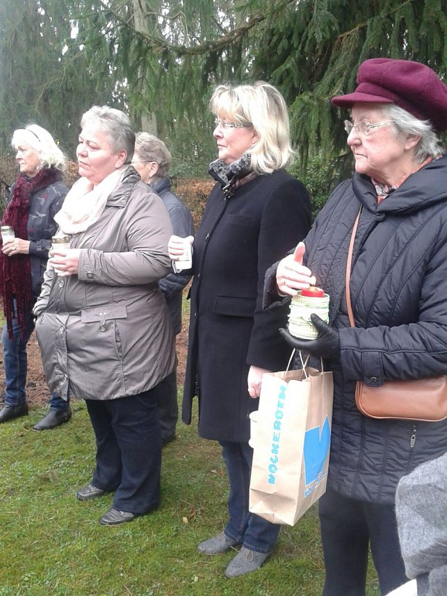 Friedenslicht f&uuml;r Schmetterlingskinder und TrauerWelten